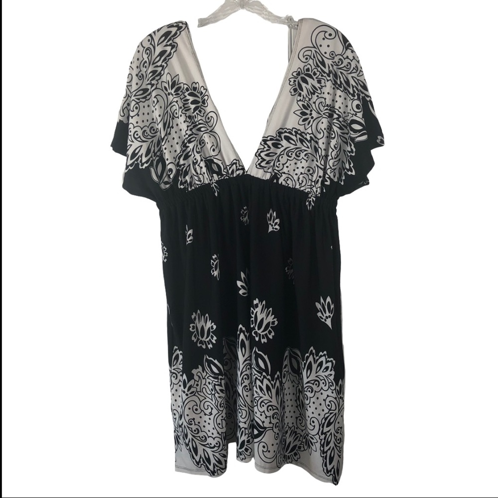 Delusional Black White Floral Print Dress V Neck